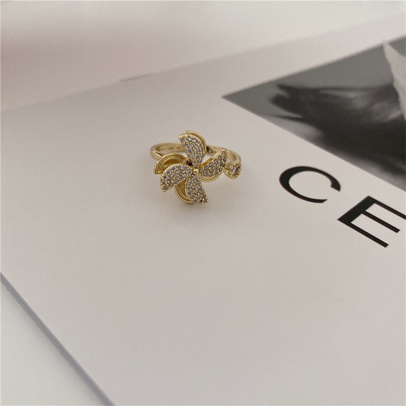 Fashion Luxury Rotatable Four-leaf Clover Windmill Inlaid Full Zircon Ring