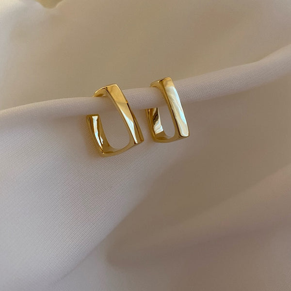 Compact Simple Shining Golden Ear Studs For Women