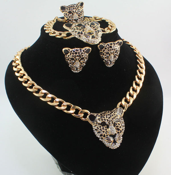 Cool Black Enamel Leopard Head Crystal Necklace Set